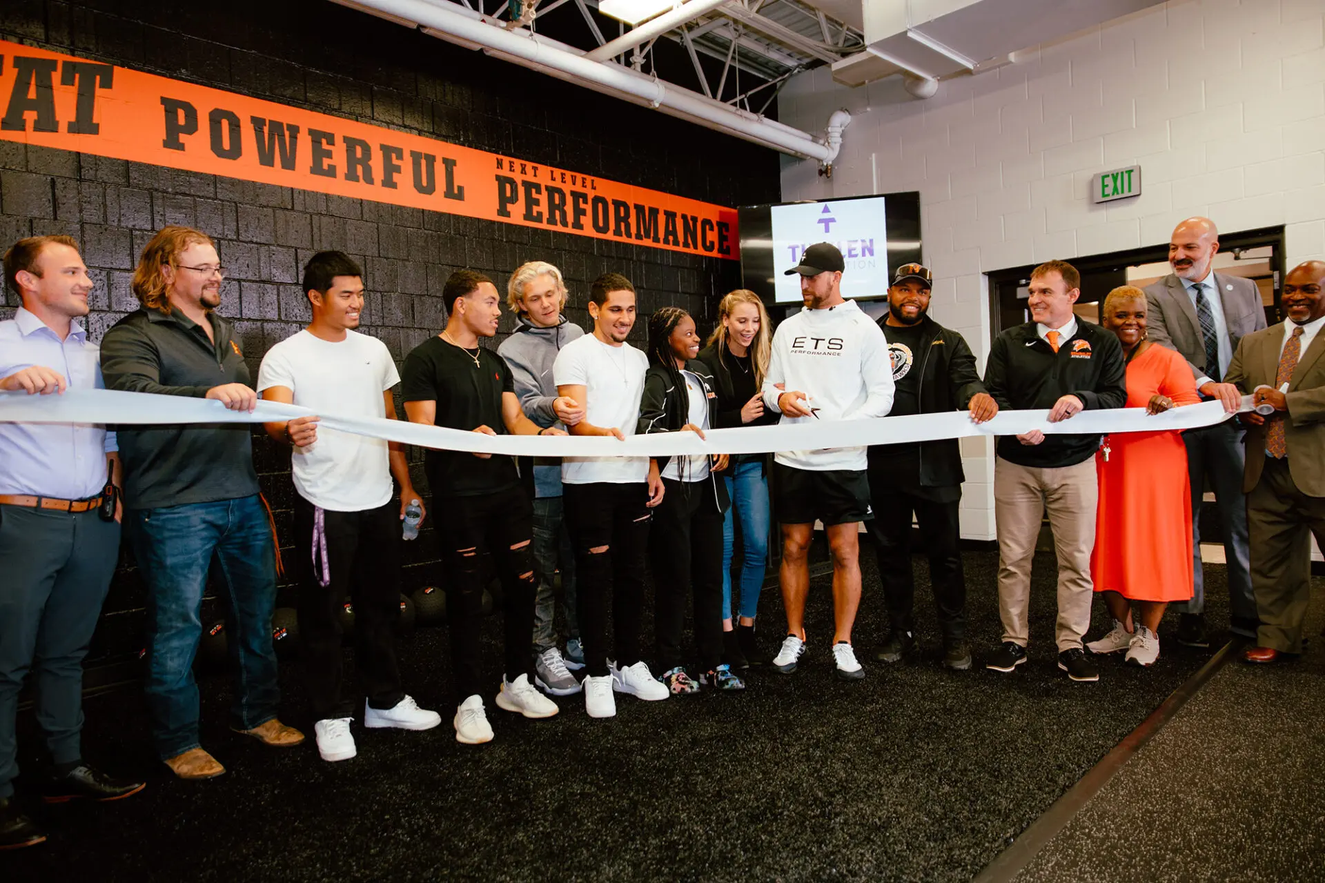 Humbolt High School Thielen Foundation adam-thielen-humboldt-fitness-center